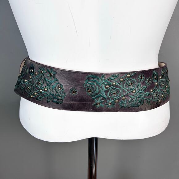 Streets Ahead belt Medium embroidered chunky brown western boho‎ distressed hips main image 4